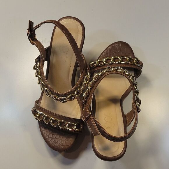SUGAR PLASFORM WEDGE OPEN TOE ADJUSTABLE ANKLE STRAP/GOLD ACCENT CHAIN SANDAL - Picture 4 of 12